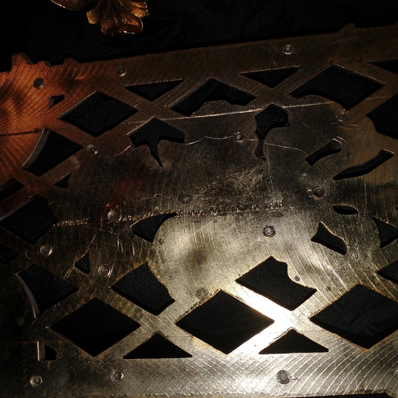 4 DART INC. FOUR SEASONS GOLD WALL HANGINGS - Picture 4 of 15